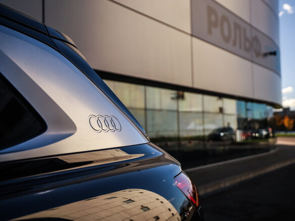 2023 Audi Q6 50 TFSI, чёрный, 6299777 рублей - вид 39