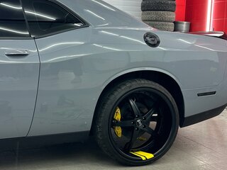 2020 Dodge Challenger III Рестайлинг 2, серый, 4300000 рублей, вид 4