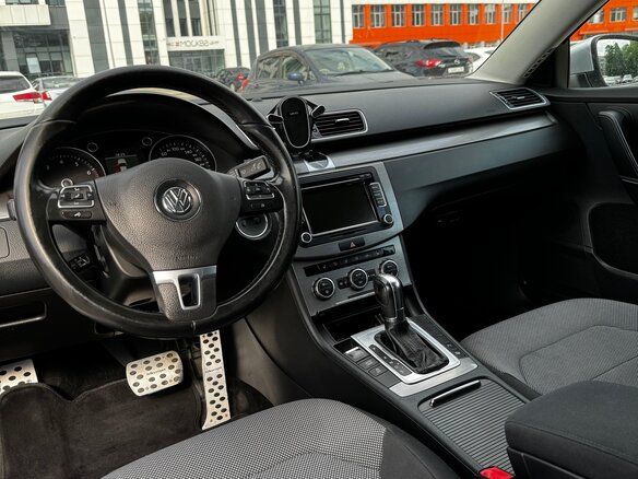 2012 Volkswagen Passat B7, серебристый, 990000 рублей - вид 10