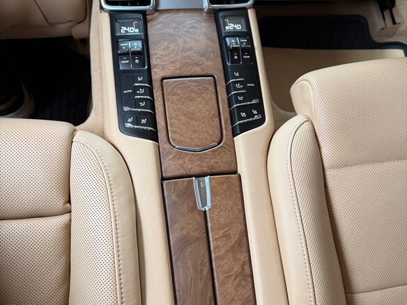 2012 Porsche Panamera 4S I, коричневый, 2990000 рублей - вид 10