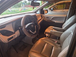 2016 Toyota Sienna III Рестайлинг, серый, 3100000 рублей, вид 4