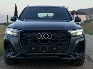 2026 Audi Q7 45 TFSI II (4M) Рестайлинг 2, серый, 11200000 рублей, вид 4