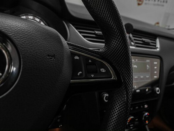 2018 Skoda Octavia III (A7) Рестайлинг, белый, 2349000 рублей - вид 18