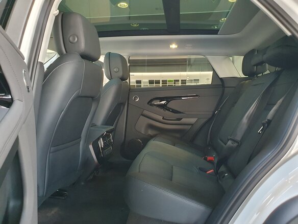 2025 Land Rover Range Rover Evoque L II Рестайлинг, белый - вид 15