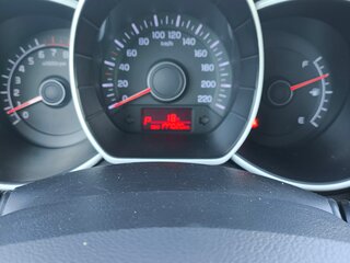 2011 Kia Rio 4-speed III, белый, 795000 рублей, вид 5