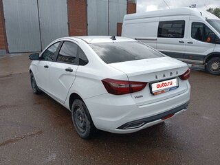 2024 Lada (ВАЗ) Vesta I Рестайлинг (NG), белый, 895200 рублей, вид 4