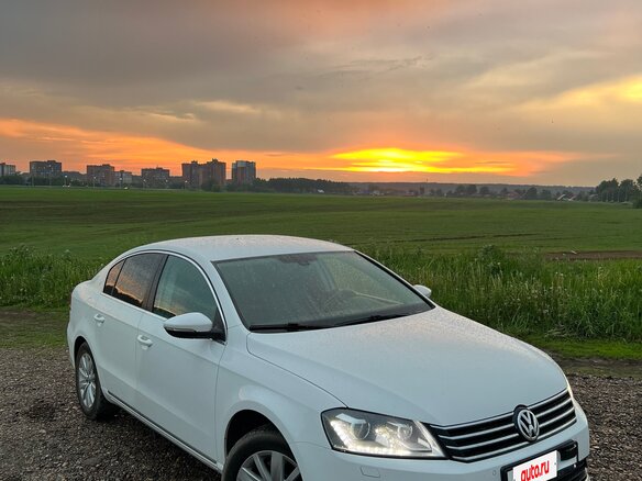 2014 Volkswagen Passat B7, белый - вид 2
