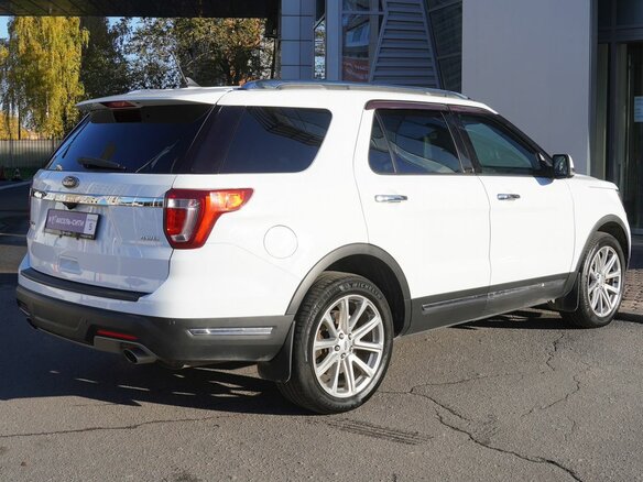 2018 Ford Explorer V Рестайлинг 2, белый, 2995000 рублей - вид 3