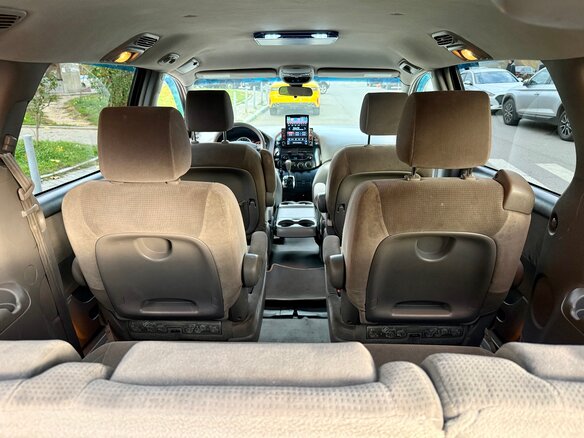 2004 Toyota Sienna II, серый, 1185000 рублей - вид 10