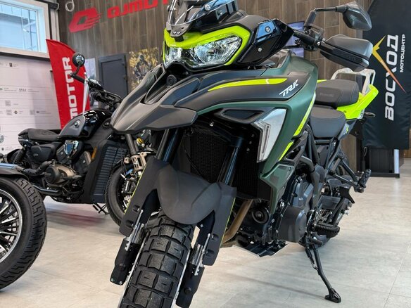 2026 Benelli TRK 702 X, зелёный, 739000 рублей - вид 1