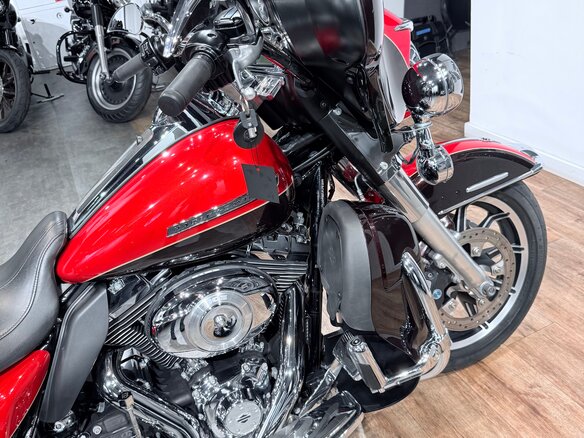 2011 Harley-Davidson Electra Glide, красный, 1399000 рублей - вид 18