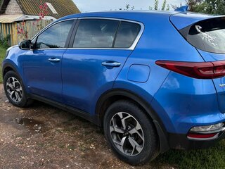 2018 Kia Sportage IV Рестайлинг, синий, 1800000 рублей, вид 4