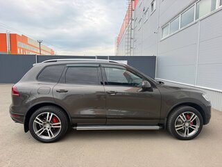 2015 Volkswagen Touareg II Рестайлинг, коричневый, 2320000 рублей, вид 3