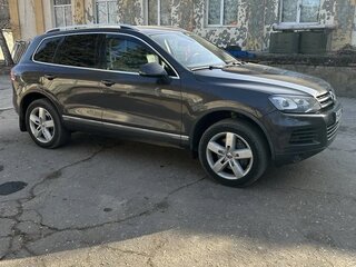 2011 Volkswagen Touareg II, серый, 2200000 рублей, вид 2