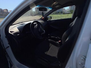 2015 Hyundai Solaris I Рестайлинг, белый, 790000 рублей, вид 4