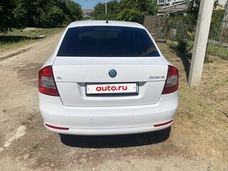 2012 Skoda Octavia II (A5) Рестайлинг, белый, 820000 рублей, вид 4