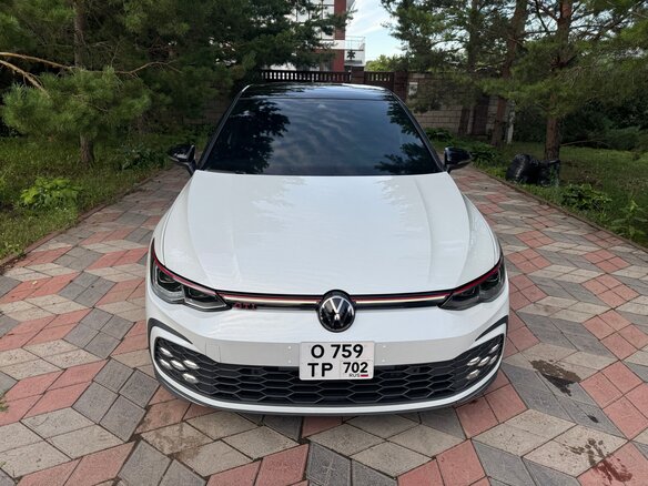 2023 Volkswagen Golf GTI VIII, белый - вид 1
