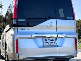 2017 Honda Stepwgn Spada V, серебристый, 1900000 рублей, вид 3