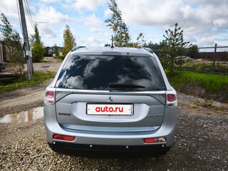 2012 Mitsubishi Outlander III, серебристый, 950000 рублей, вид 3