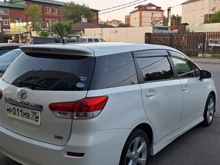 2011 Toyota Wish II, белый, 1200000 рублей, вид 5
