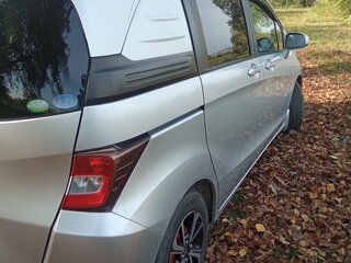 2011 Honda Freed Spike I Рестайлинг, серебристый, 1120000 рублей, вид 4