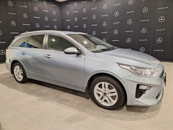2020 Kia Ceed III, чёрный, 1920000 рублей - вид 2