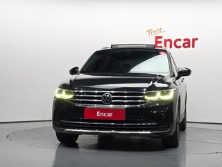 2021 Volkswagen Tiguan II Рестайлинг, чёрный, 2359000 рублей, вид 2