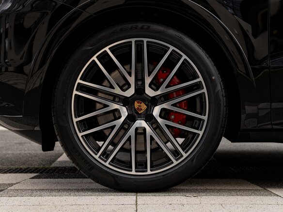 2026 Porsche Cayenne GTS III Рестайлинг, чёрный, 24900000 рублей - вид 7