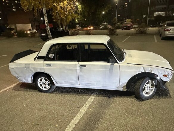 2001 Lada (ВАЗ) 2107, белый, 97000 рублей - вид 2