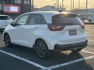 2023 Honda Fit RS IV Рестайлинг, белый, 970000 рублей, вид 5