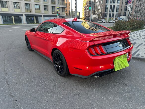 2021 Ford Mustang VI Рестайлинг, красный, 4200000 рублей - вид 25