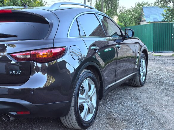 2010 Infiniti FX37 II (S51), коричневый, 1990000 рублей - вид 11