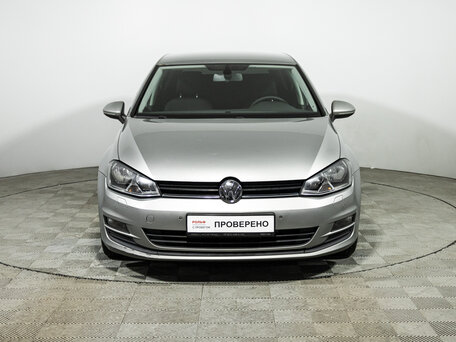 2014 Volkswagen Golf VII, серебристый, 790989 рублей, вид 2