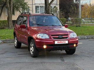 2011 Chevrolet Niva I Рестайлинг, красный, 359990 рублей, вид 1