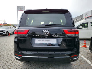 2026 Toyota Land Cruiser 300 Series, чёрный, 15855000 рублей, вид 5
