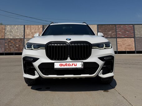 2020 BMW X7 30d I (G07), белый, 7300000 рублей, вид 4