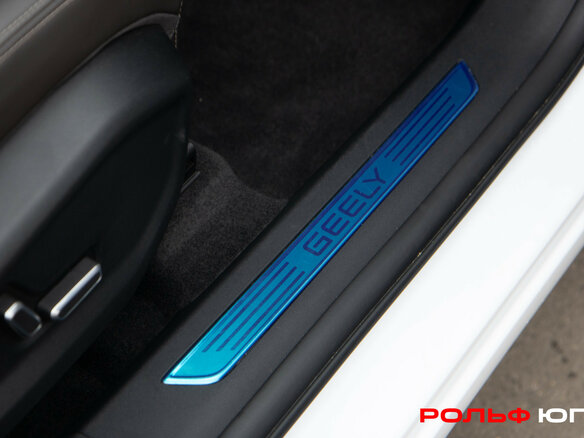 2025 Geely Monjaro (Xingyue L) I Рестайлинг 2 (China Market), белый, 3838000 рублей - вид 27