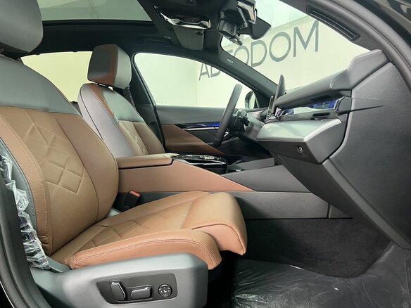 2025 BMW 5 серии 530i xDrive VIII (G60/G61/G68), чёрный, 9765000 рублей - вид 8