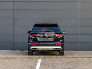 2019 Volkswagen Tiguan II, чёрный, 2395000 рублей, вид 5