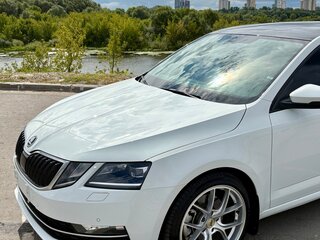 2018 Skoda Octavia III (A7) Рестайлинг, белый, 2290000 рублей, вид 4