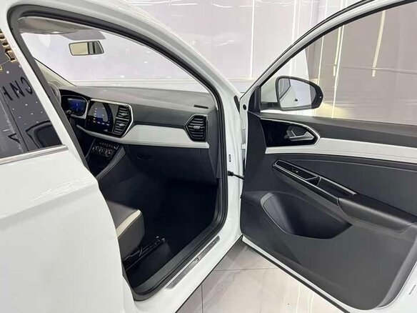 2023 Jetta VS7 I Рестайлинг 1, белый, 1580000 рублей - вид 12