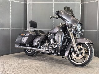 2013 Harley-Davidson Street Glide, серый, 1299000 рублей, вид 2