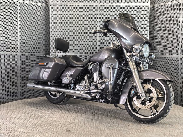 2013 Harley-Davidson Street Glide, серый, 1299000 рублей - вид 1