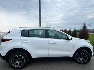 2018 Kia Sportage IV, белый, 2300000 рублей, вид 3