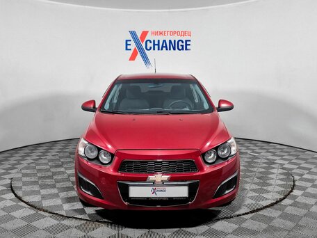 2013 Chevrolet Aveo II, красный, 449000 рублей, вид 2