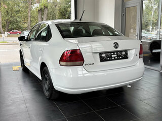 2014 Volkswagen Polo V, белый, 750000 рублей, вид 4