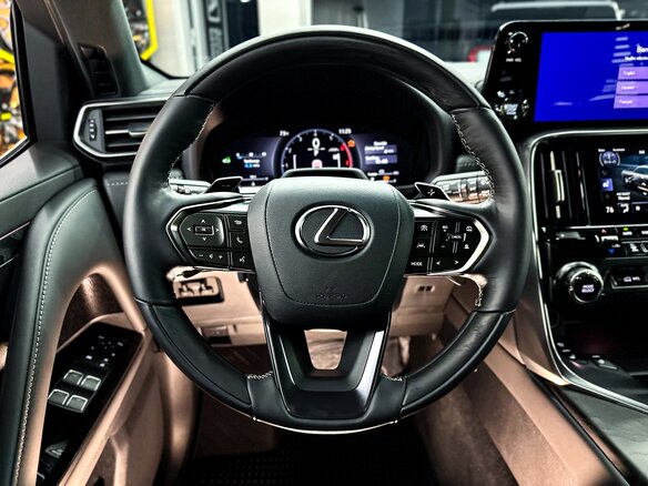 2025 Lexus LX 600 IV, чёрный - вид 29