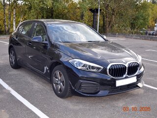 2021 BMW 1 серии 116d III (F40), чёрный, 1850000 рублей, вид 1