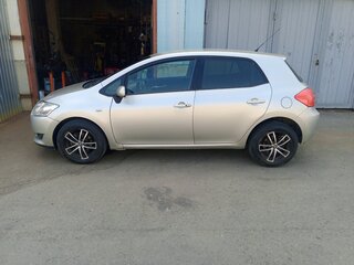 2008 Toyota Auris I, серебристый, 700000 рублей, вид 4