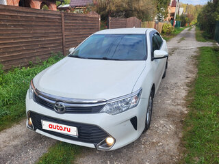 2017 Toyota Camry VII (XV50) Рестайлинг 2, белый, 1720000 рублей, вид 3